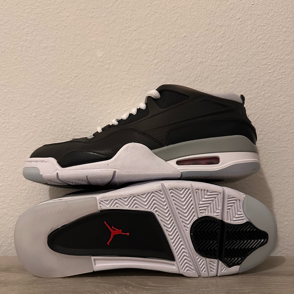 BRAND NEW!!!
Jordan 4 RM PRM 
10M / 11.5W